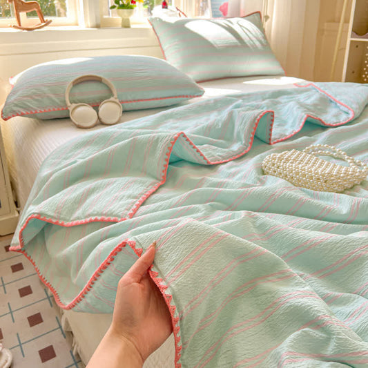 Mint Striped Trim Crinkled Knitted Cotton Quilt