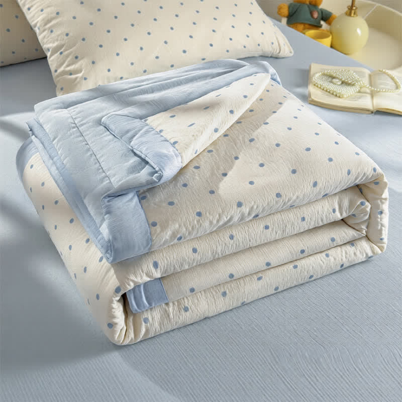 Blue Dot Seersucker Lightweight Summer Quilt