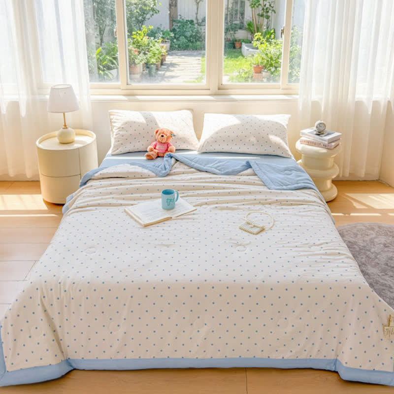 Blue Dot Seersucker Lightweight Summer Quilt