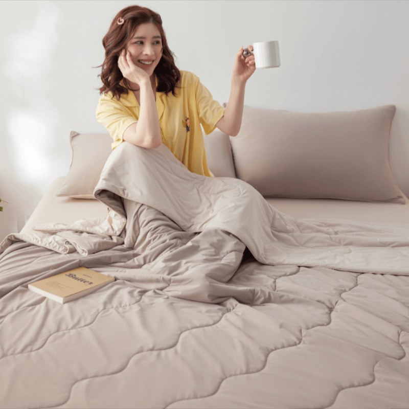 Double-Sided Cooling Lightweight Summer Comforter