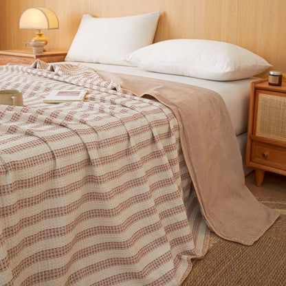 Textured Plaid Woven Bedspread with Scalloped Edge