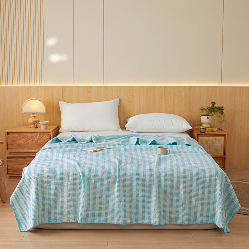 Textured Plaid Woven Bedspread with Scalloped Edge