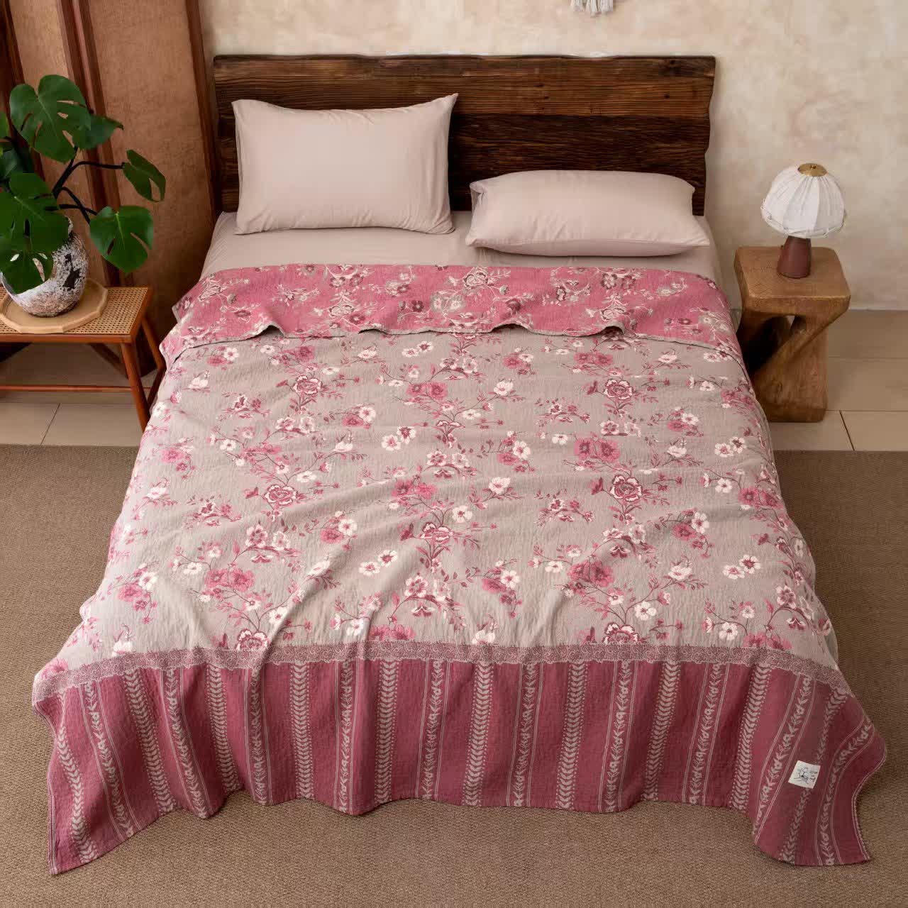 Cottage Bloom Lightweight Cotton Bed Quilt