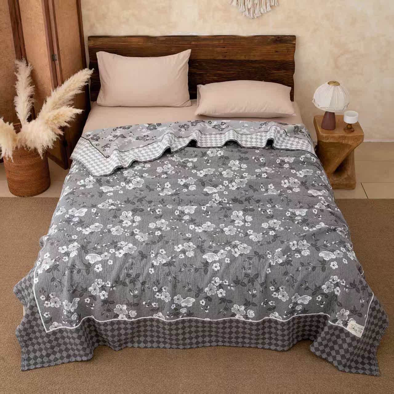 Prairie Garden Lightweight Bedspread Quilt