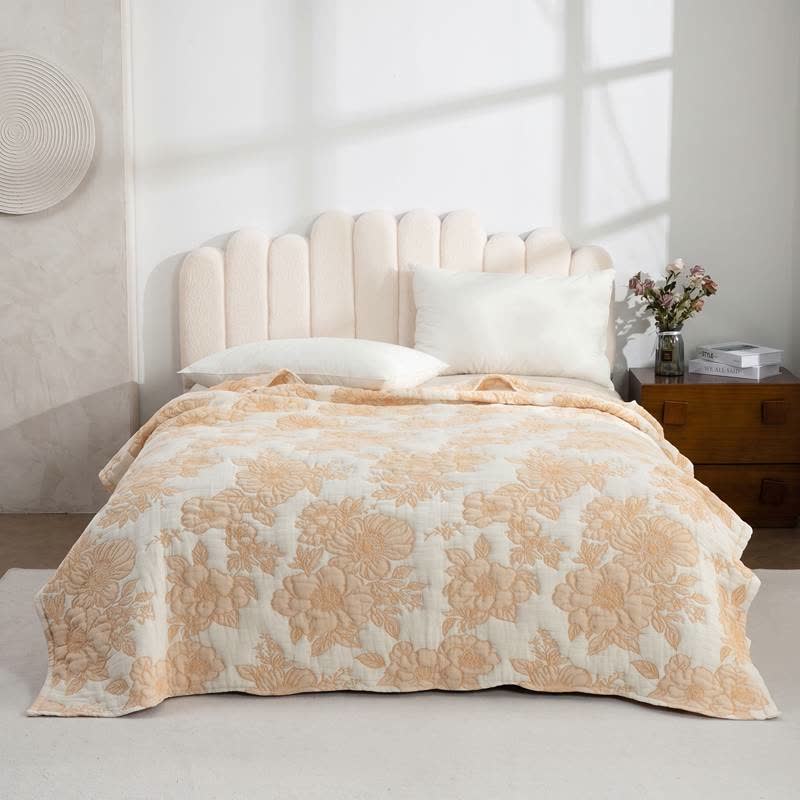 Minimal Bloom Cotton Coverlet Quilt