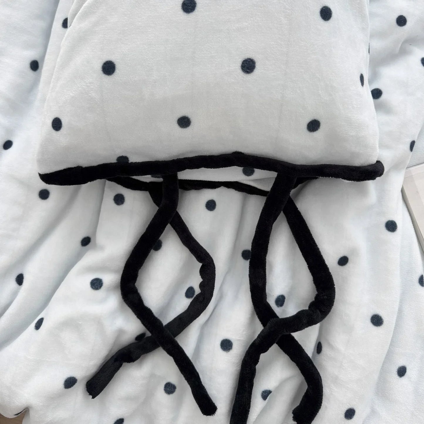 Plush Polka Dot Flannel Fleece Bedding Set