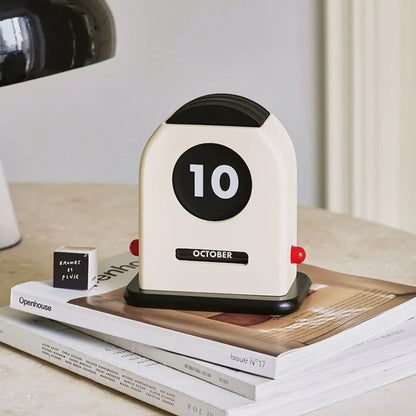 Retro Wooden Perpetual Desk Calendar