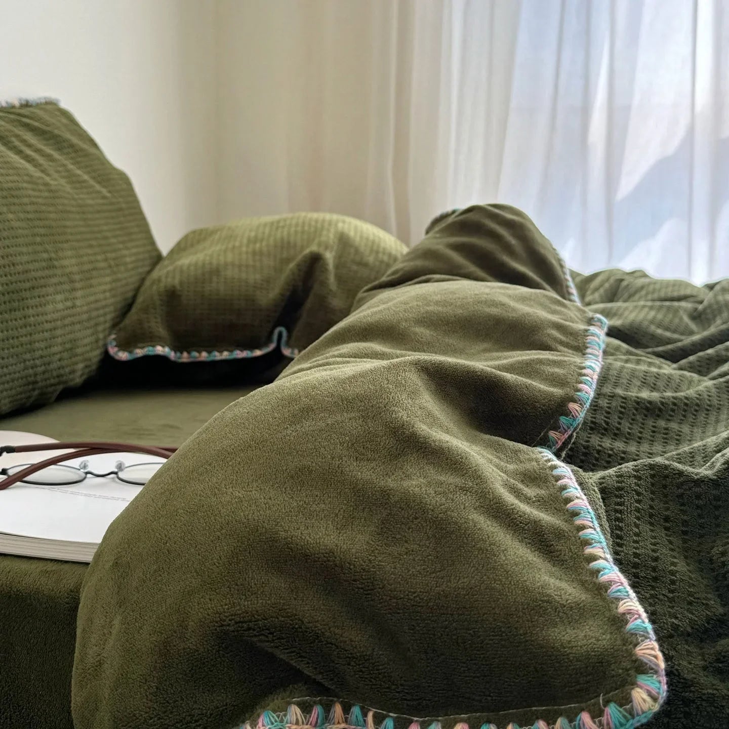 Plush Waffle Fleece Bedding Set with Crochet Trim