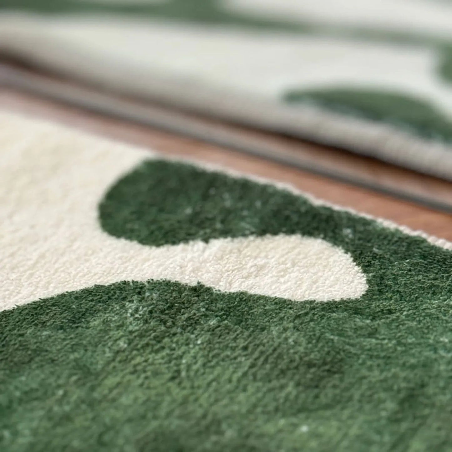 Plush Abstract Wave Polyester Accent Rug