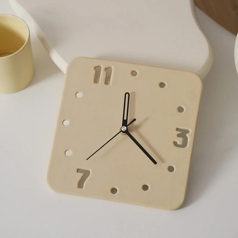 Smooth Minimalist Cutout Ceramic Table Clock