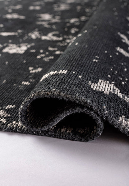 Verona Light Grey - Matte Black Rug