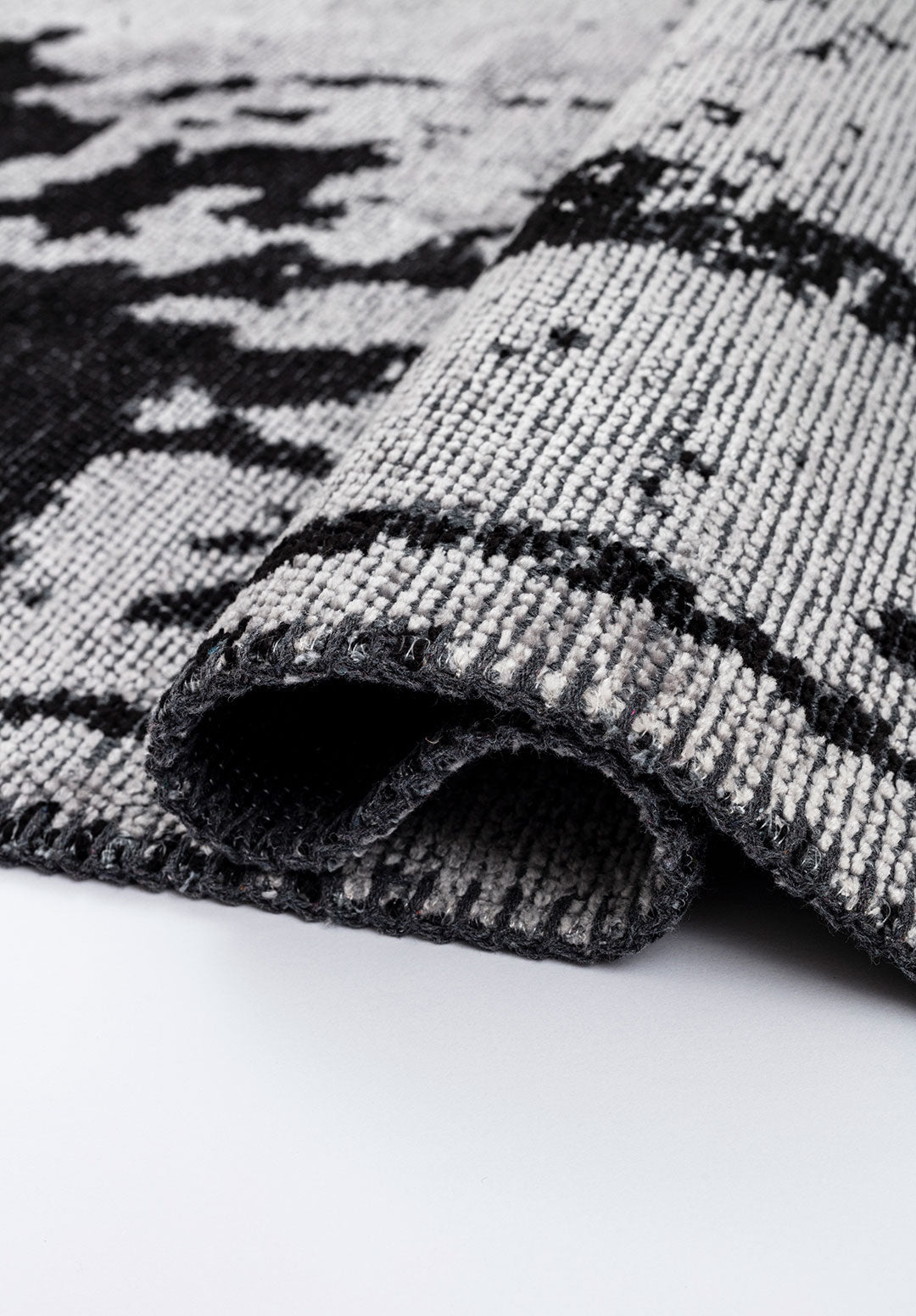 Verona Black - Light Grey Rug