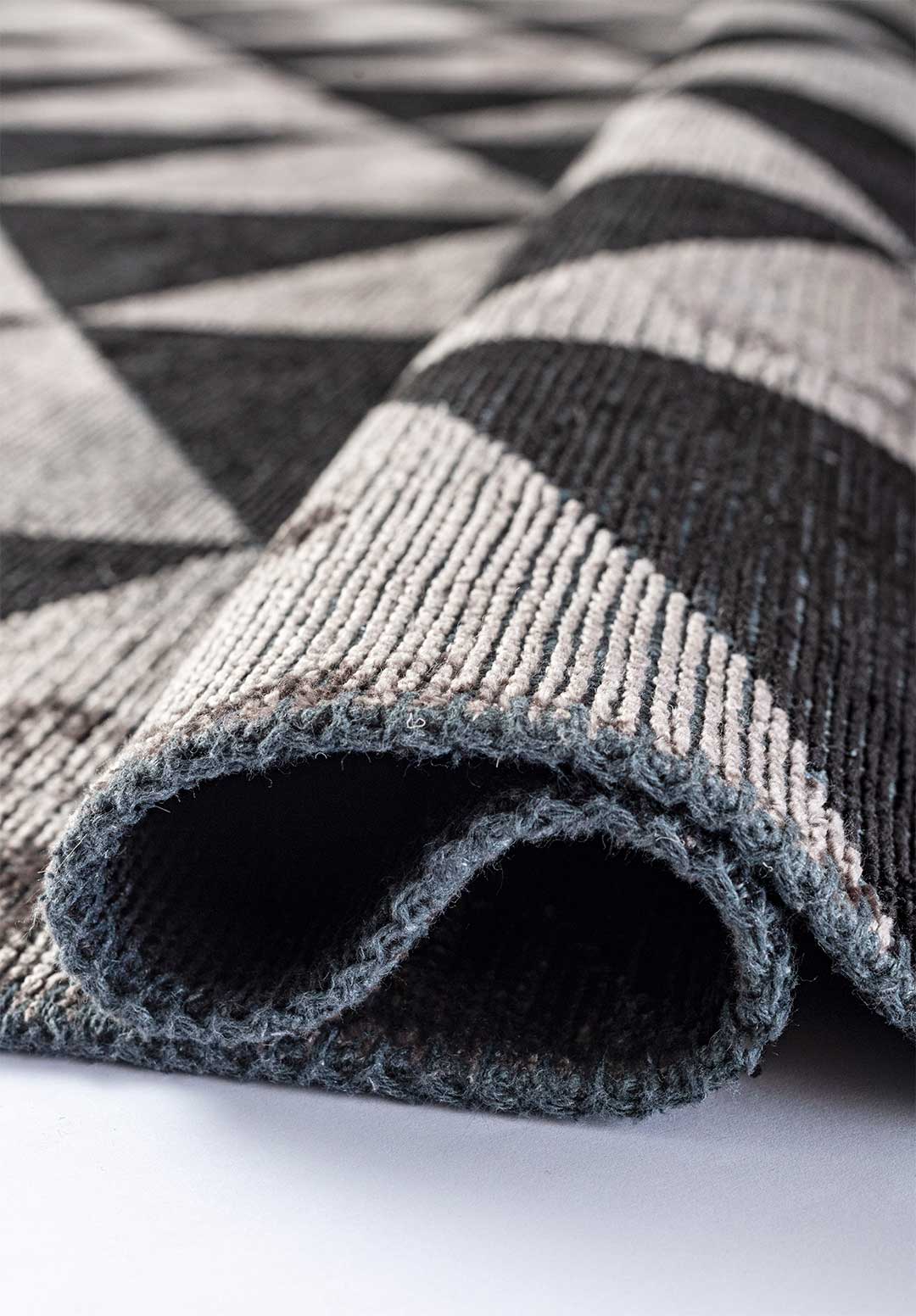 Ferrara Black - Light Grey Rug
