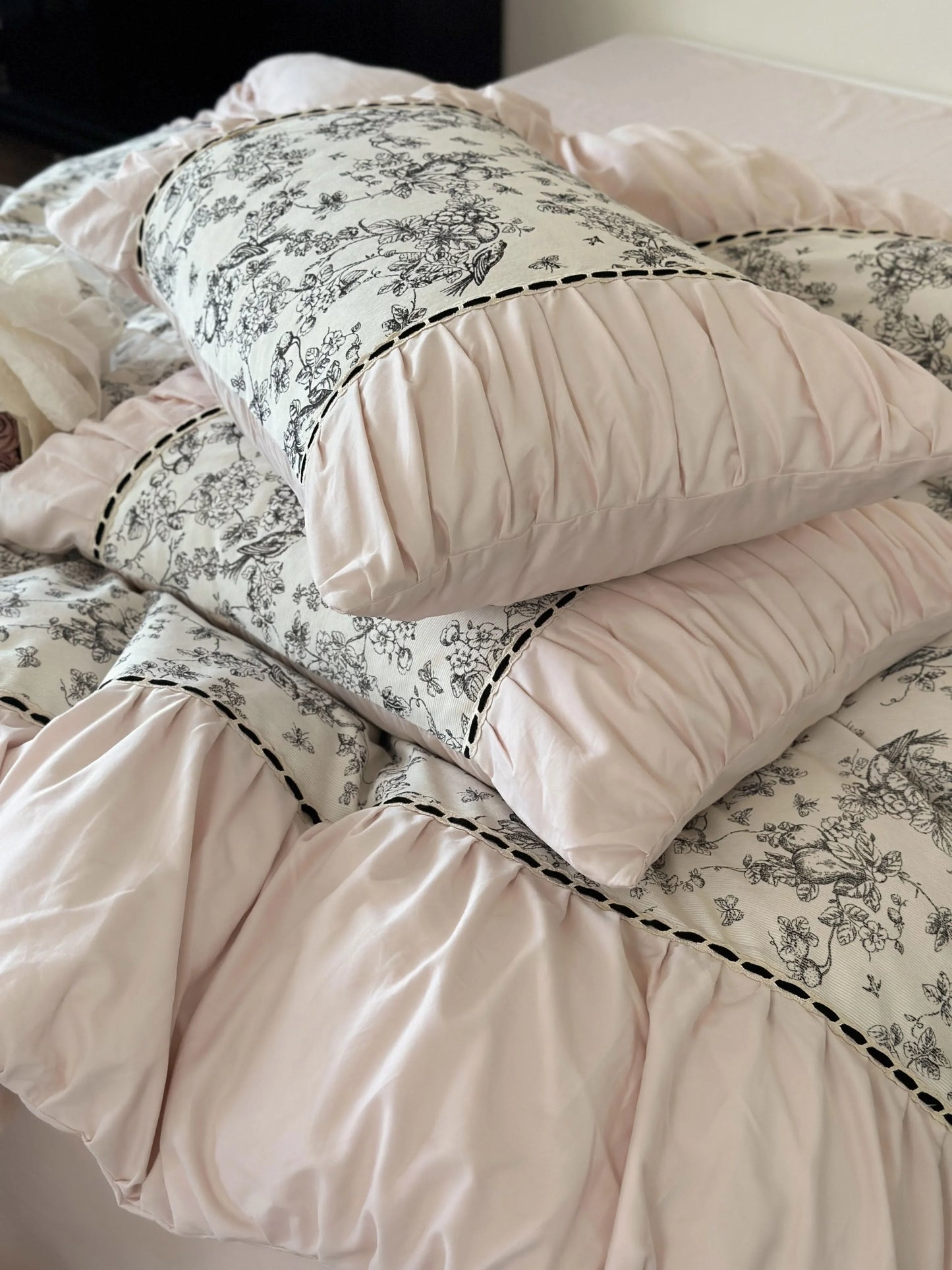 Ruffled Botanical Toile Washed Cotton Bedding Set
