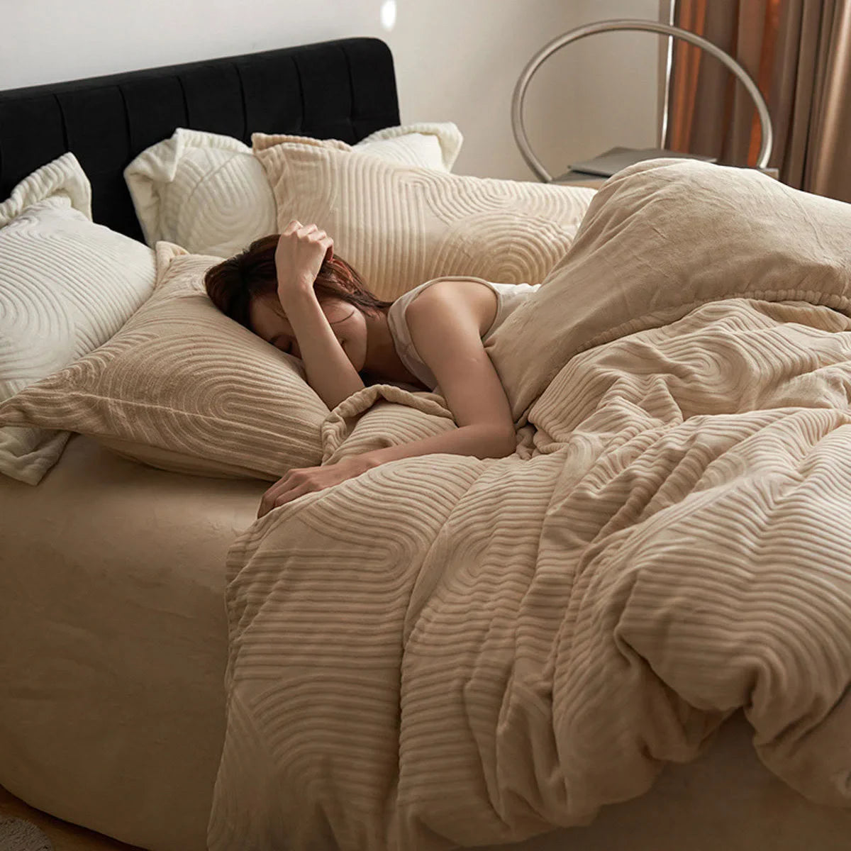 Plush Wavy Arch Flannel Fleece Bedding Set