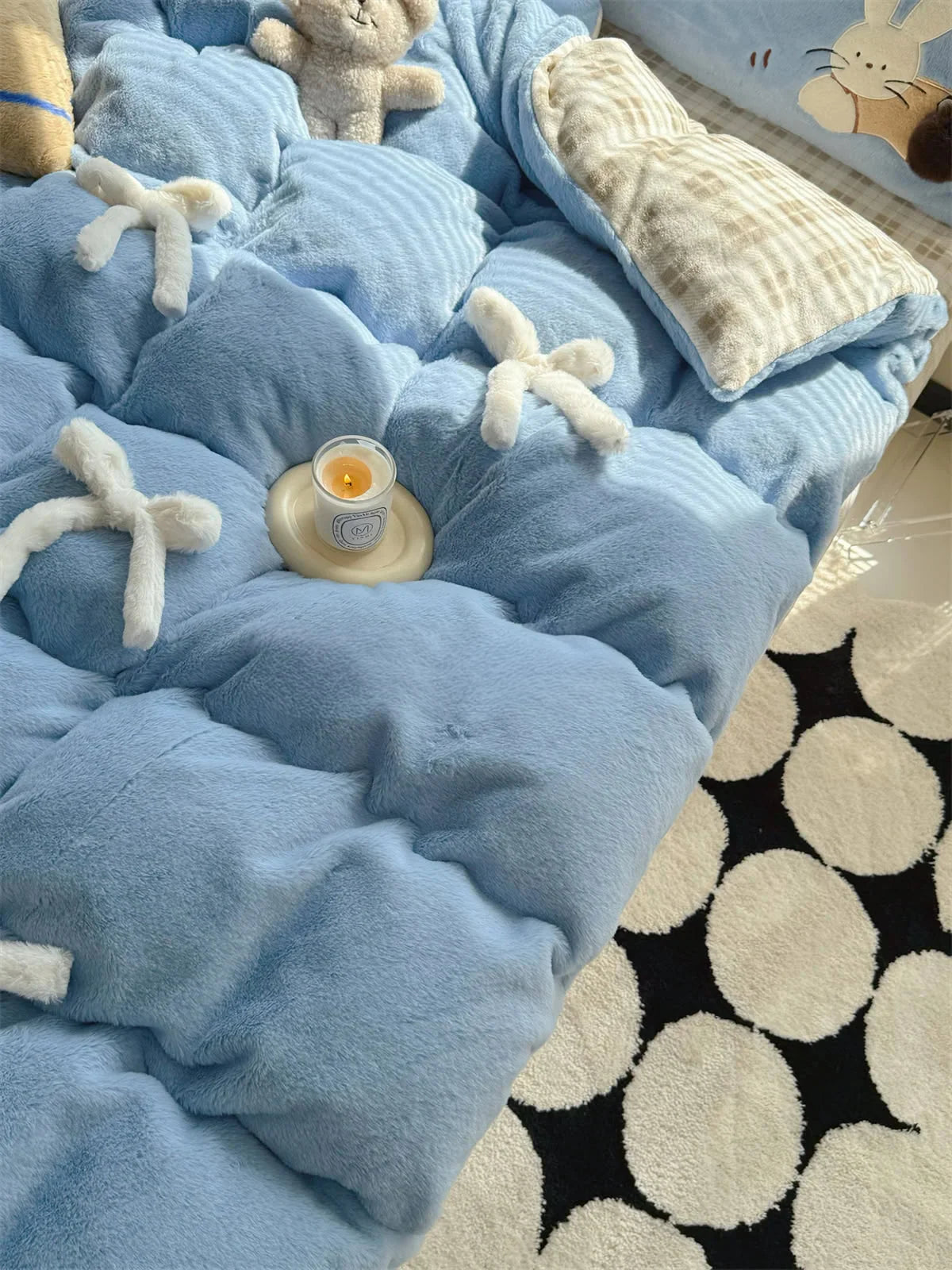 Cloud-Like Plush Tufted Bowknot Fleece Bedding Set