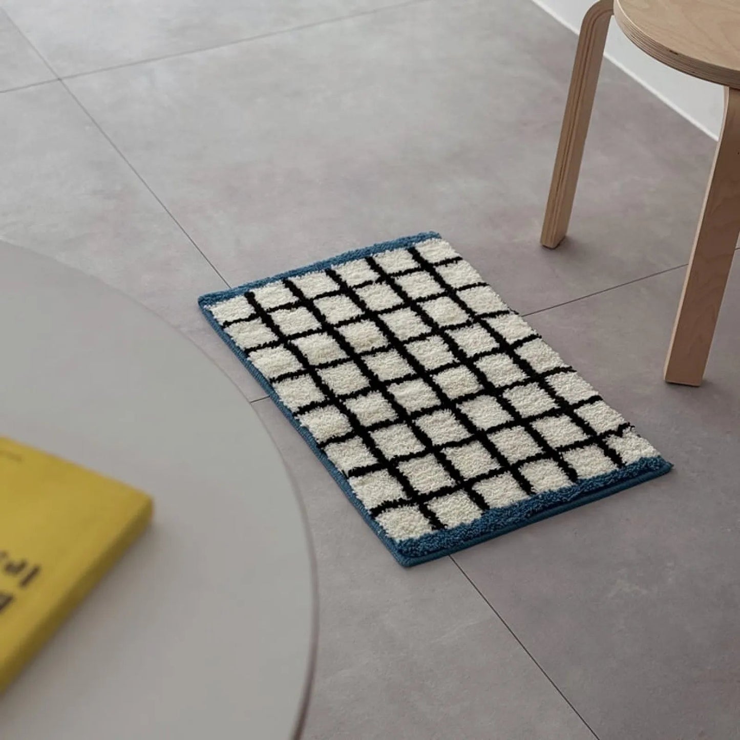Plush Grid Checkered Tufted Accent Rug
