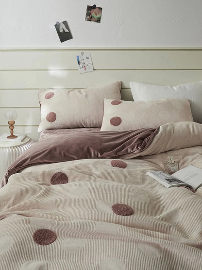 Plush Polka Dot Fleece Bedding Set