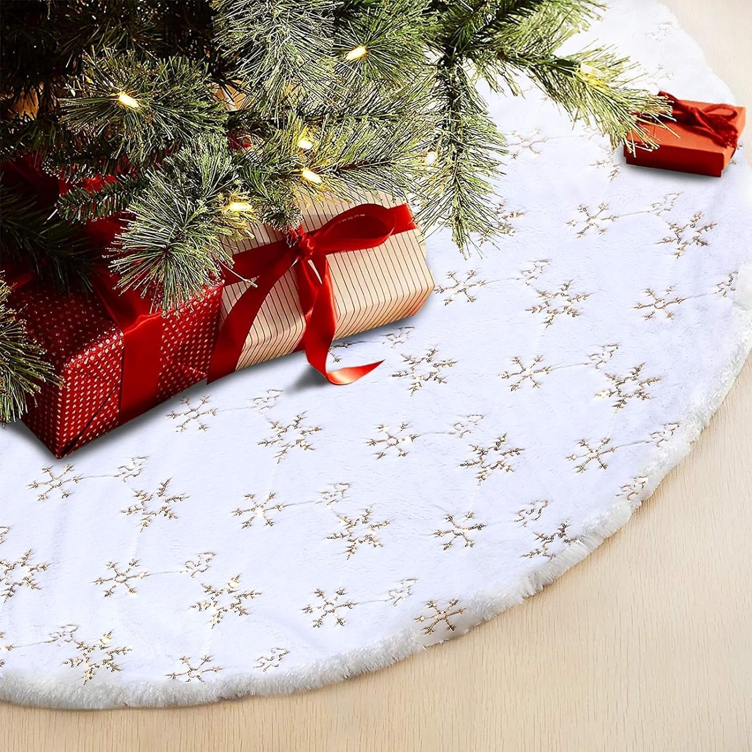 Christmas Tree Skirt - 48 Inches Large Snowy White Faux Fur Tree Skirt with Golden Snowy Pattern for Christmas Decorations Indoor Outdoor Home & Kitchen Seasonal Décor Tree Skirts