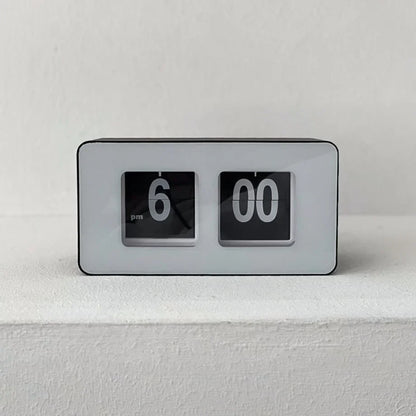 Minimalist Retro Automatic Flip Table Clock