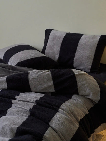 Plush Bold Striped Fleece Bedding Set