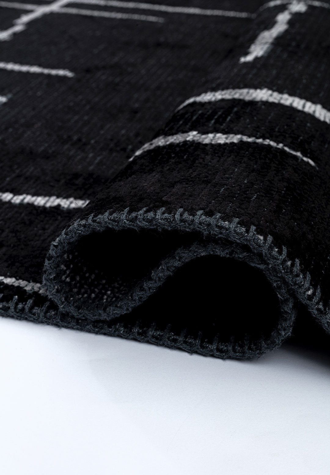 Mark Light Grey - Black Rug