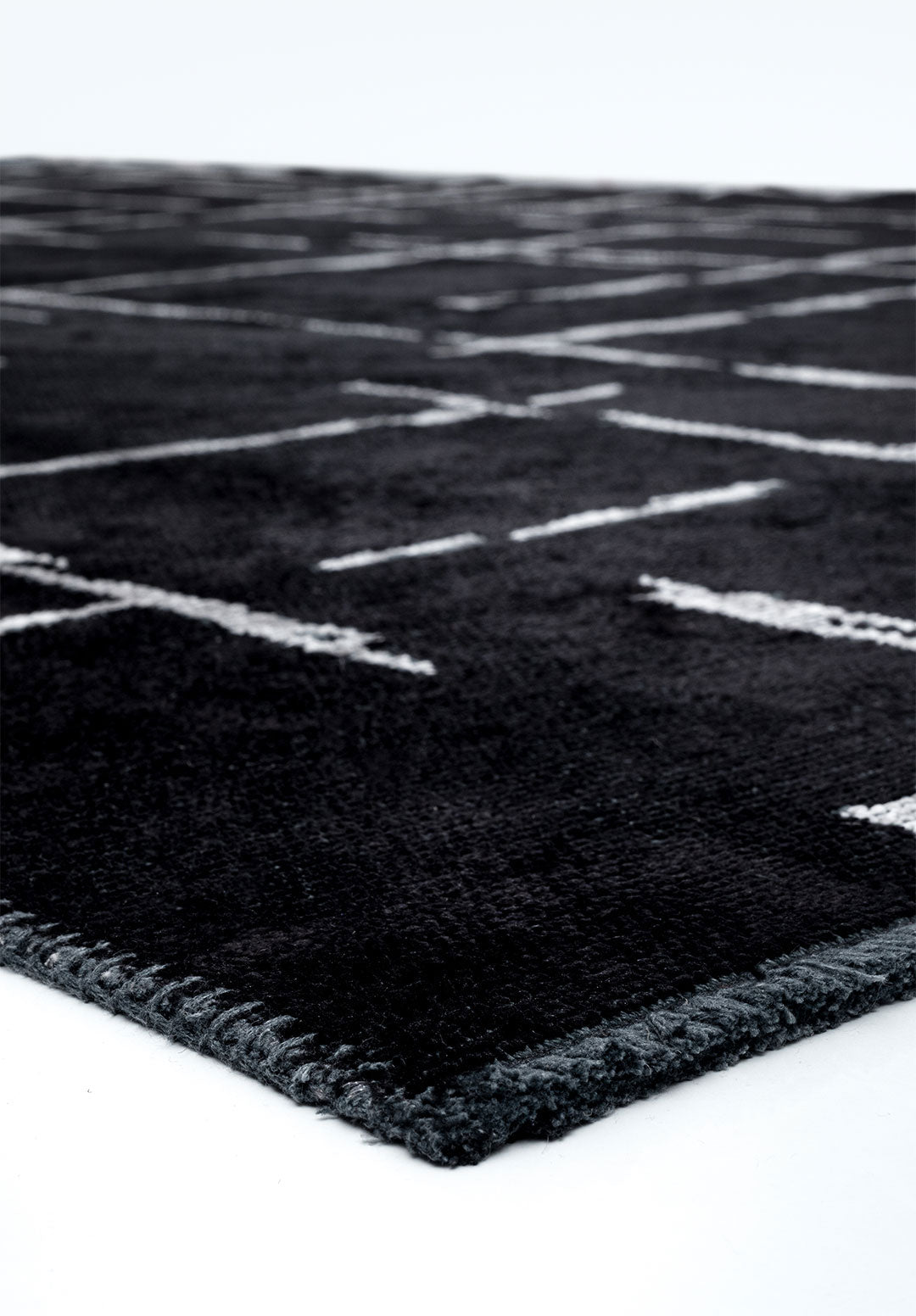 Mark Light Grey - Black Rug