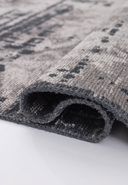Space Light Grey - Matte Black Rug