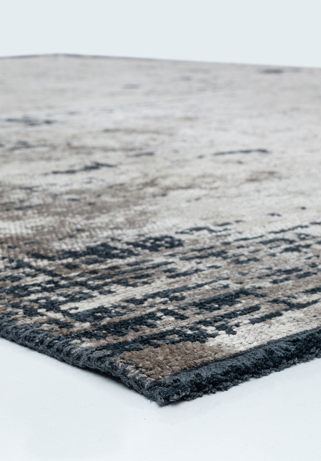 Space Beige - Matte Black Rug