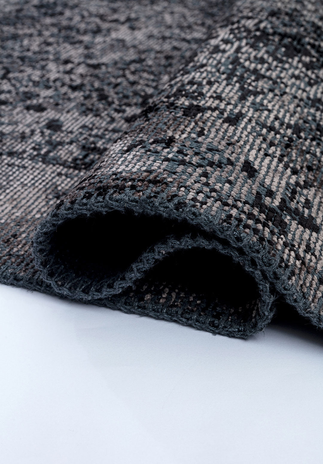 Heritage Dark Grey - Black Rug