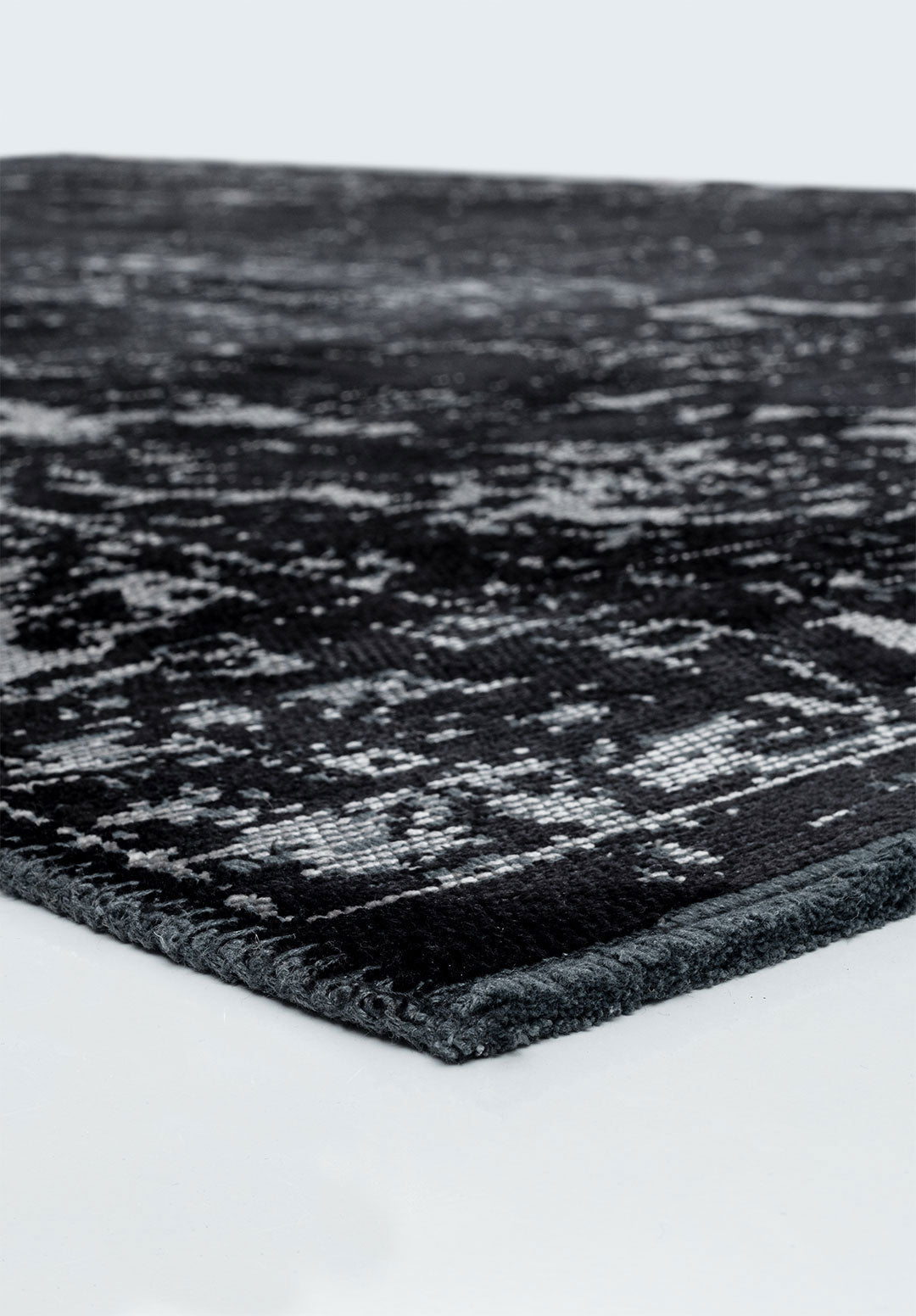 Ivy Black - Light Cream Rug