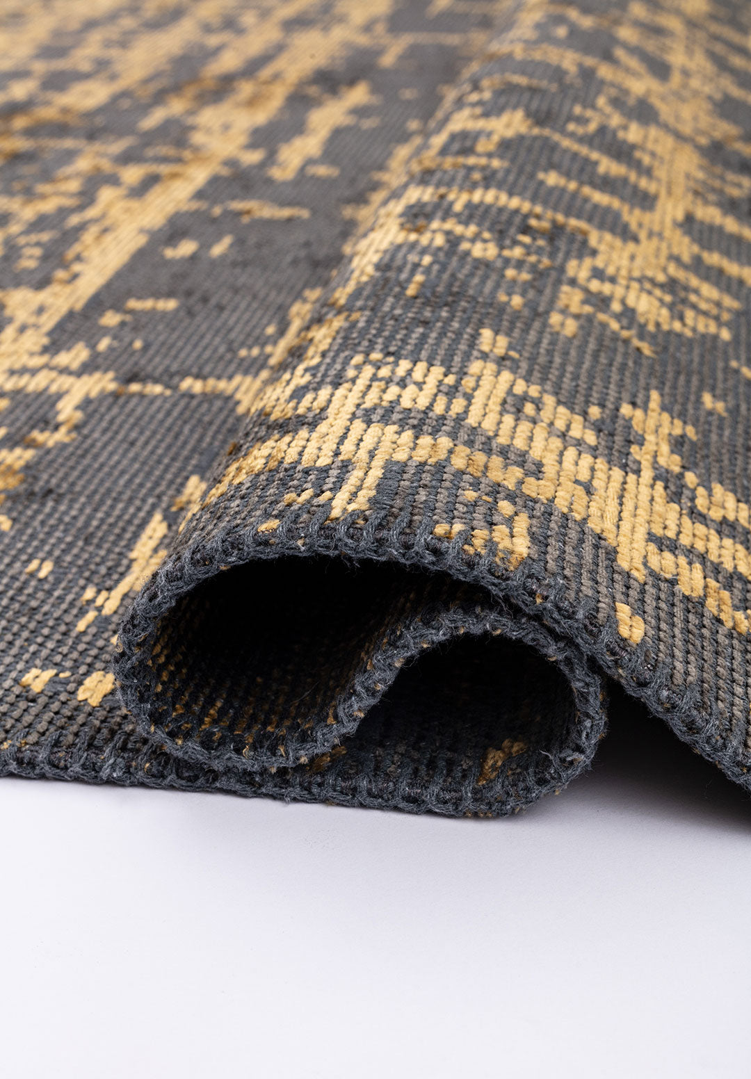 Spark Anthracite - Gold Rug