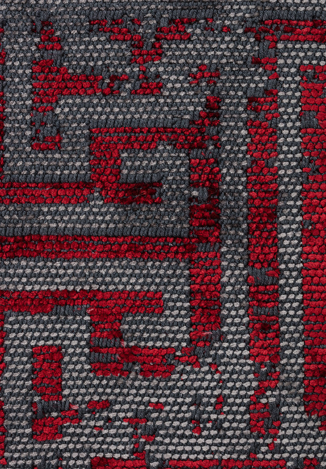 Labyrinth Grey - Red Rug