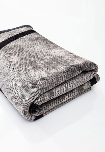 Signature Black - Light Grey Rug