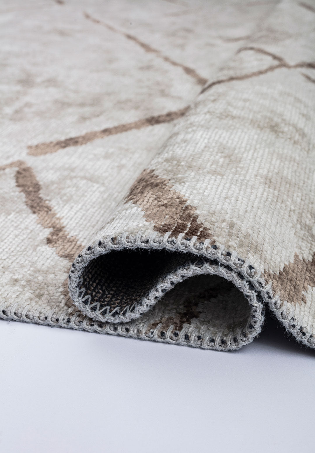 Wave Nougat - White Rug