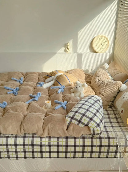 Cloud-Like Plush Tufted Bowknot Fleece Bedding Set