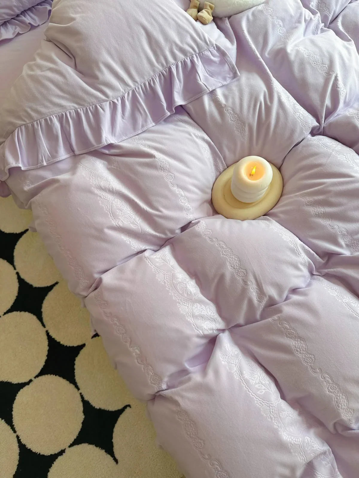 Plush Ruffled Jacquard Velvet Bedding Set
