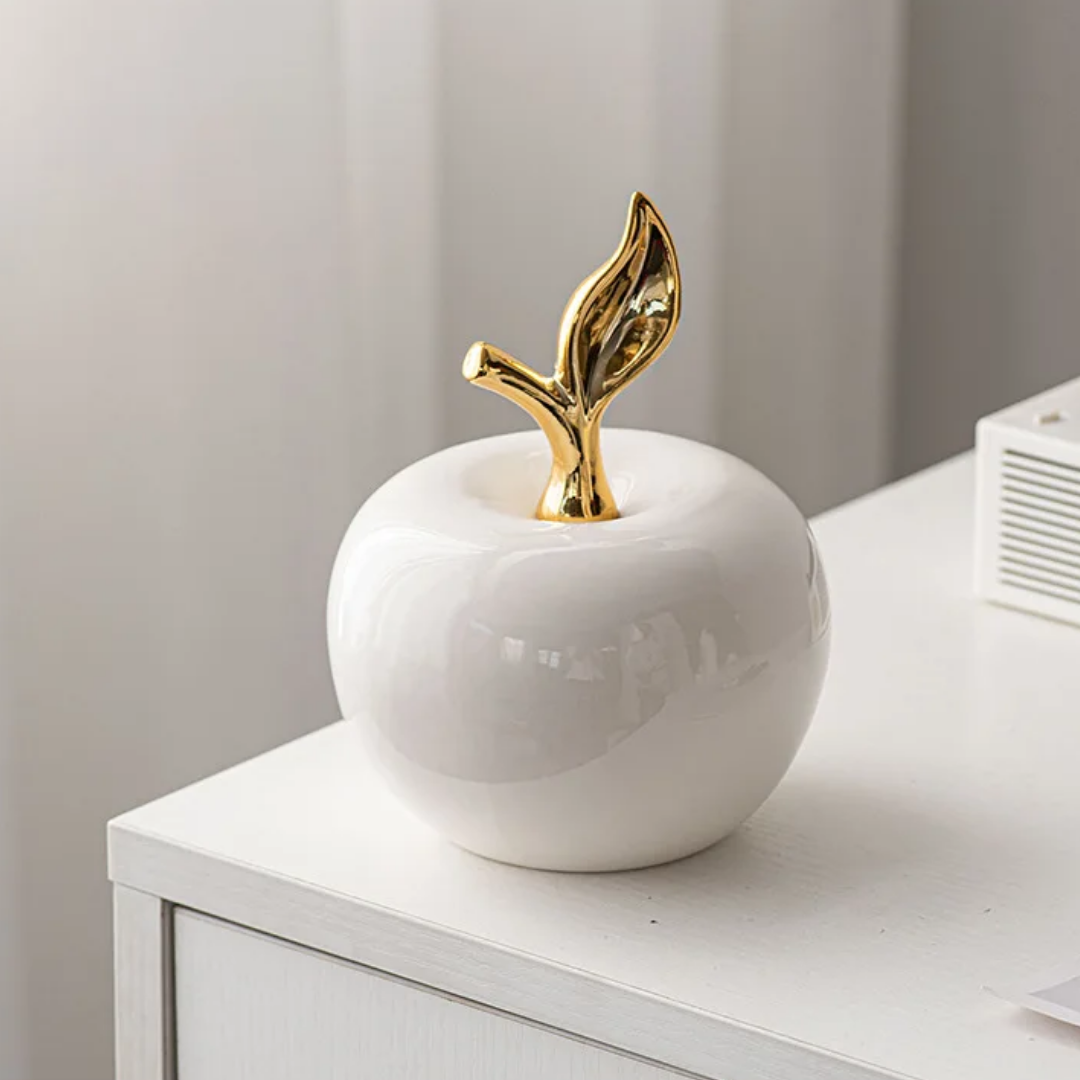Figurine de pomme en céramique