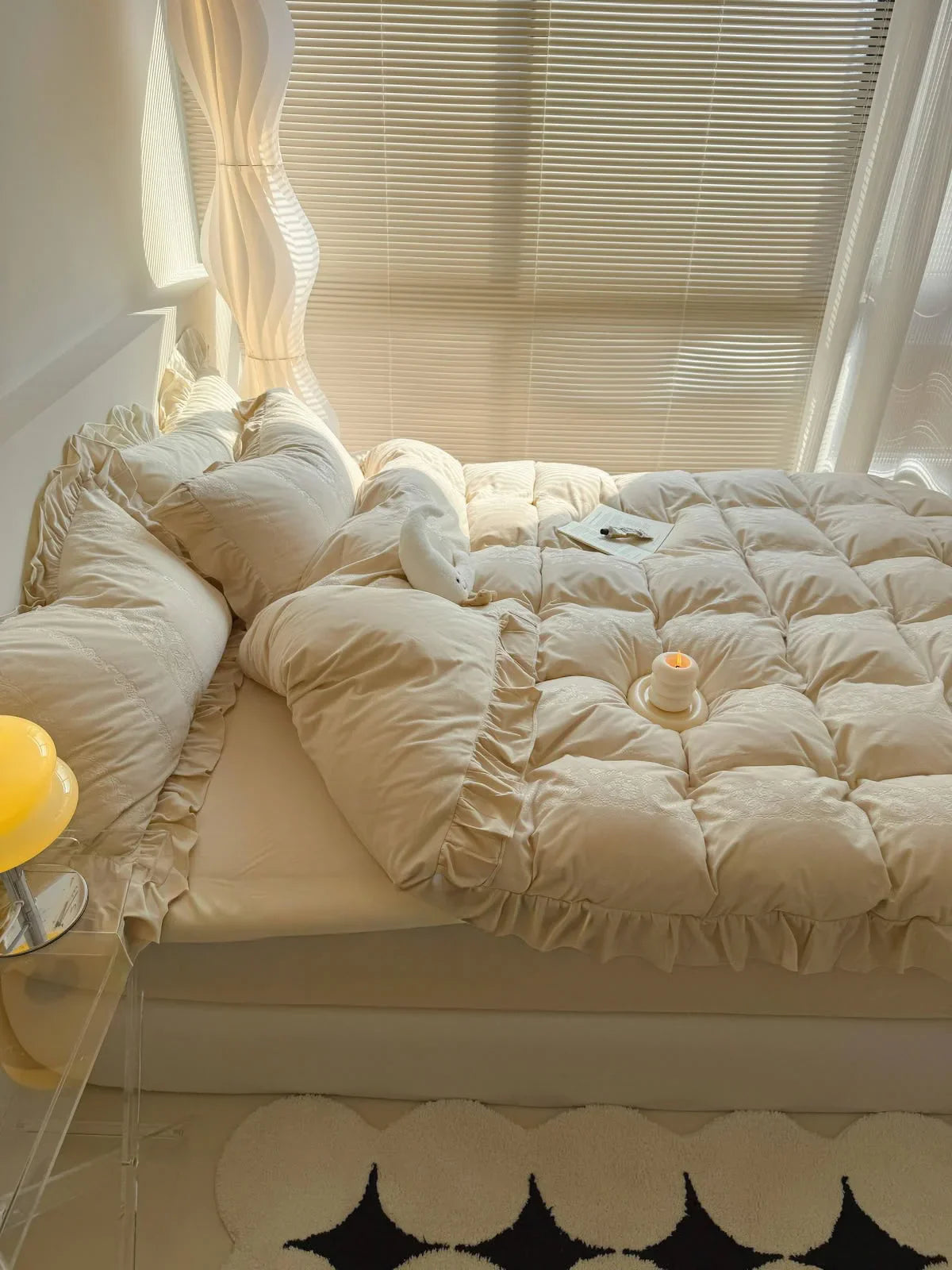 Plush Ruffled Jacquard Velvet Bedding Set