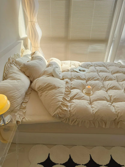 Plush Ruffled Jacquard Velvet Bedding Set