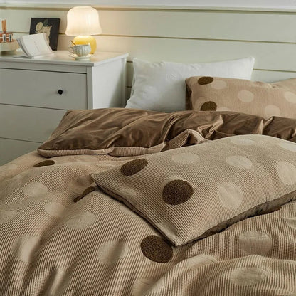 Plush Polka Dot Fleece Bedding Set