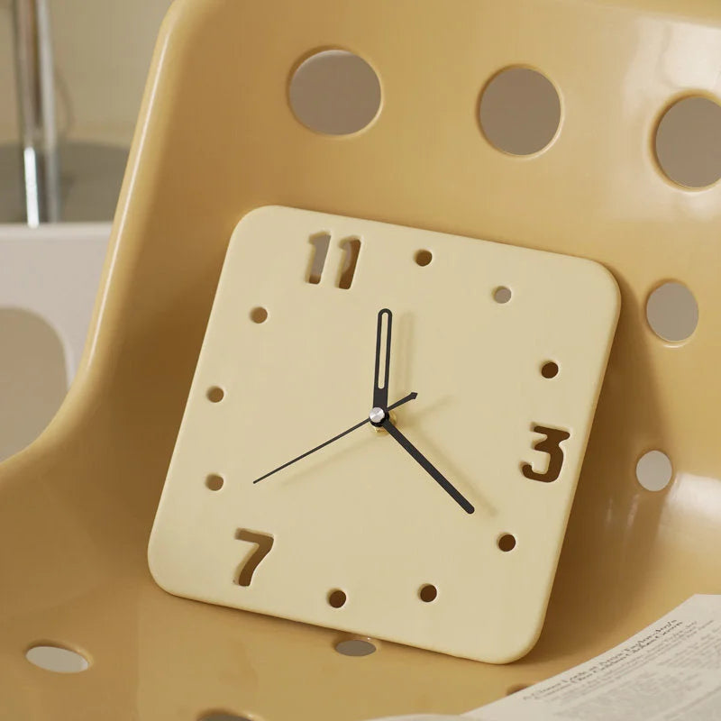 Smooth Minimalist Cutout Ceramic Table Clock