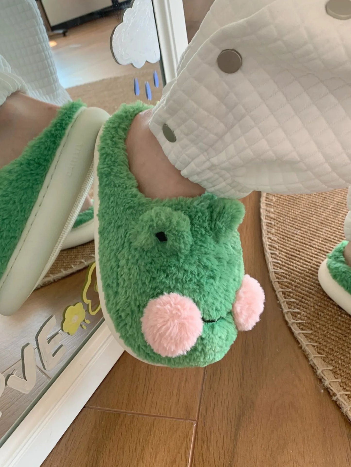 Plush 3D Frog Fleece House Slippers