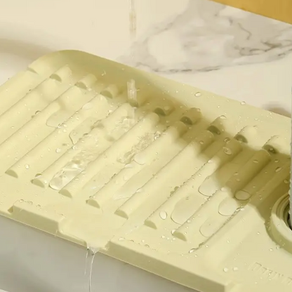 Protection anti-éclaboussures pour évier