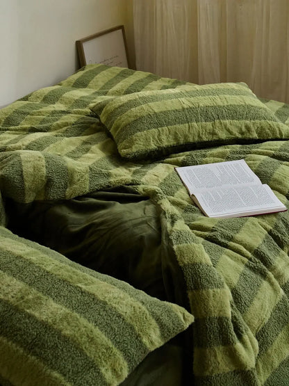 Plush Wide Striped Flannel Fleece Bedding Set