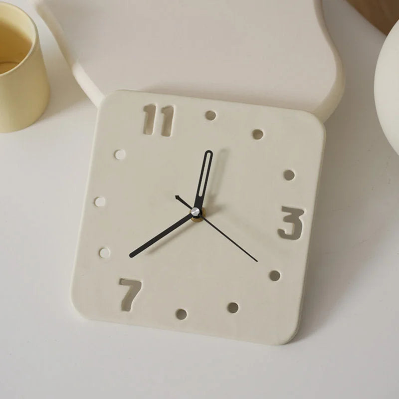 Smooth Minimalist Cutout Ceramic Table Clock