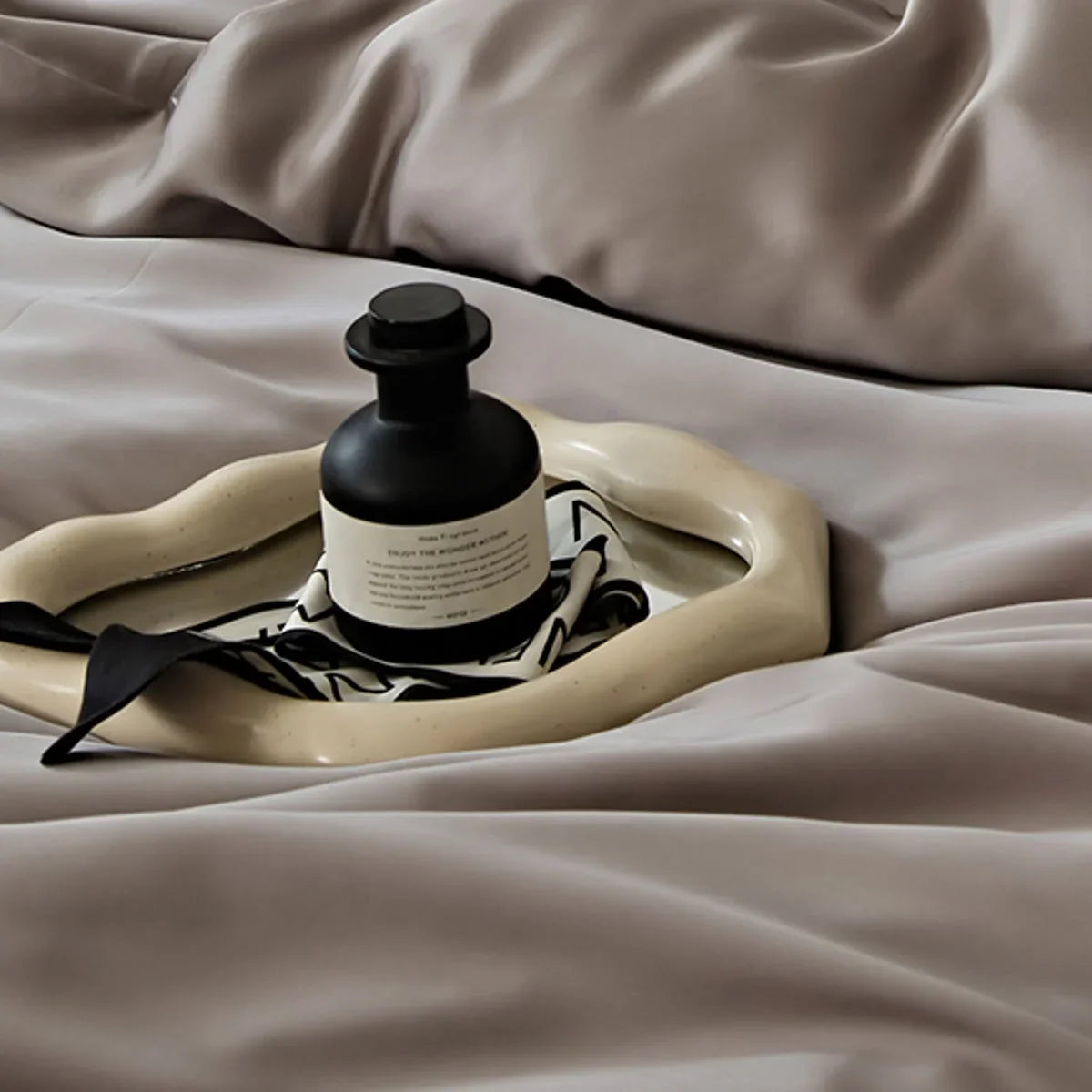 Silky Smooth Reversible Cooling Tencel Bedding Set