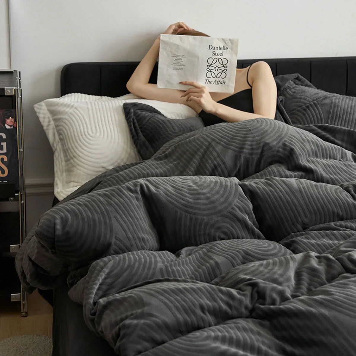 Plush Wavy Arch Flannel Fleece Bedding Set