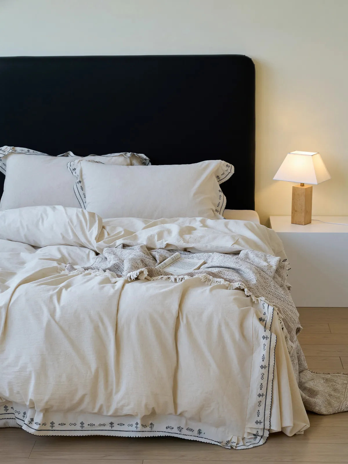 Textured Embroidered Ruffle Linen Bedding Set