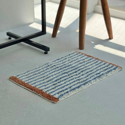 Plush Tufted Wavy Striped Accent Rug